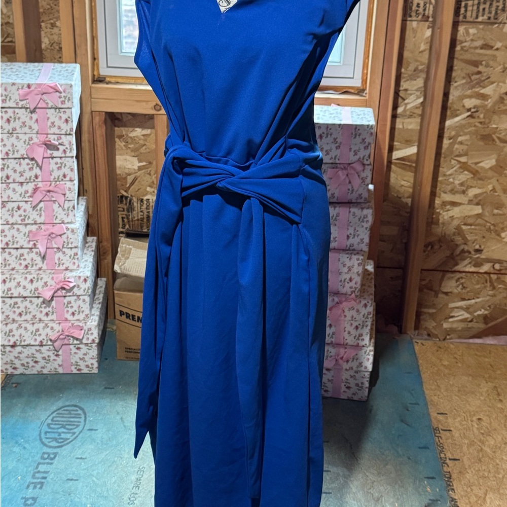 Elegant Blue Sleeveless Dress